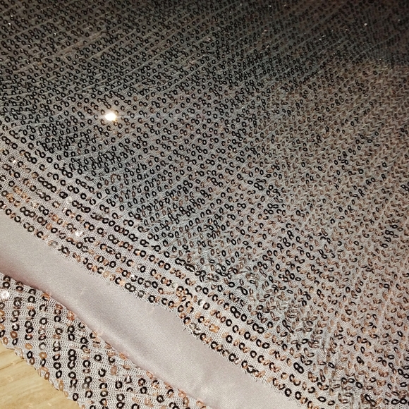 Express Sequin Top with a knotted back - Picture 4 of 6